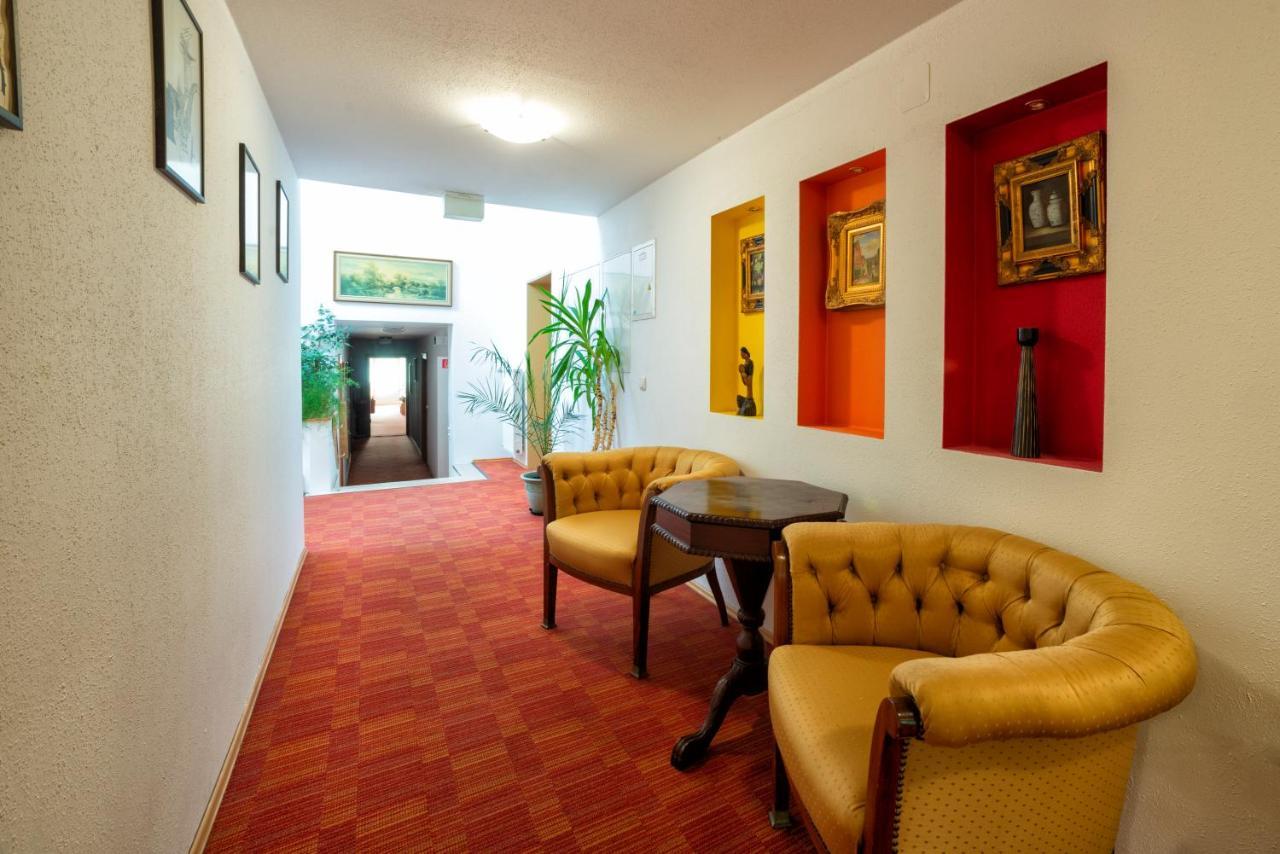Hotel-Gasthof Sonnenbichl Oberwoessen Bagian luar foto