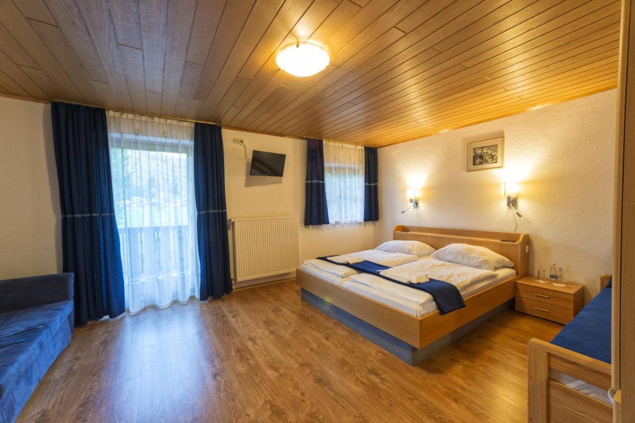 Hotel-Gasthof Sonnenbichl Oberwoessen Bagian luar foto